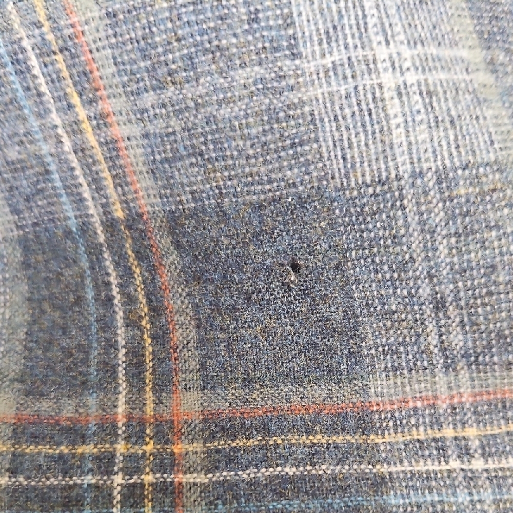Pendleton Wool Button Up *flawed* - Picture 8 of 8
